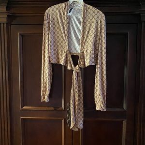 - Cape Size M uptown cream